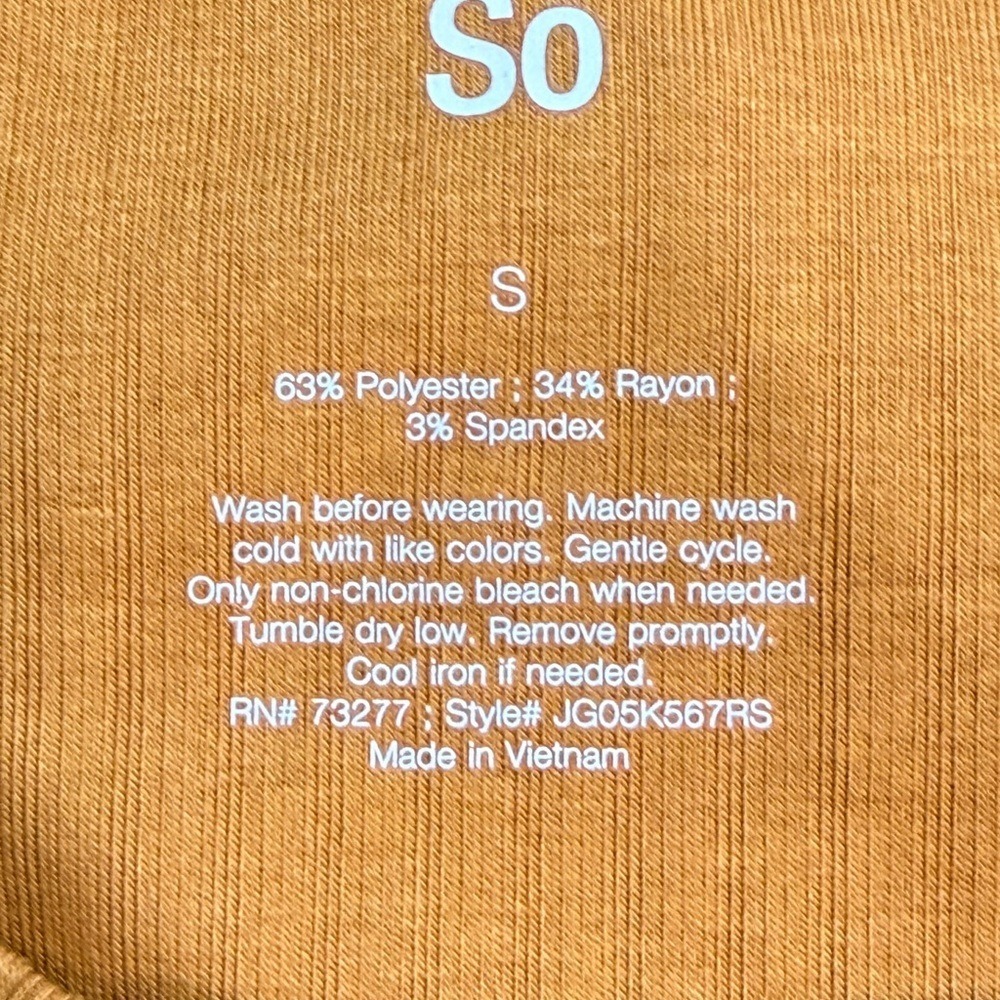 SO Brand Mustard Yellow Ribbed Henley Long Sleeve Hi-Low Top NWT S - Picture 3 of 4